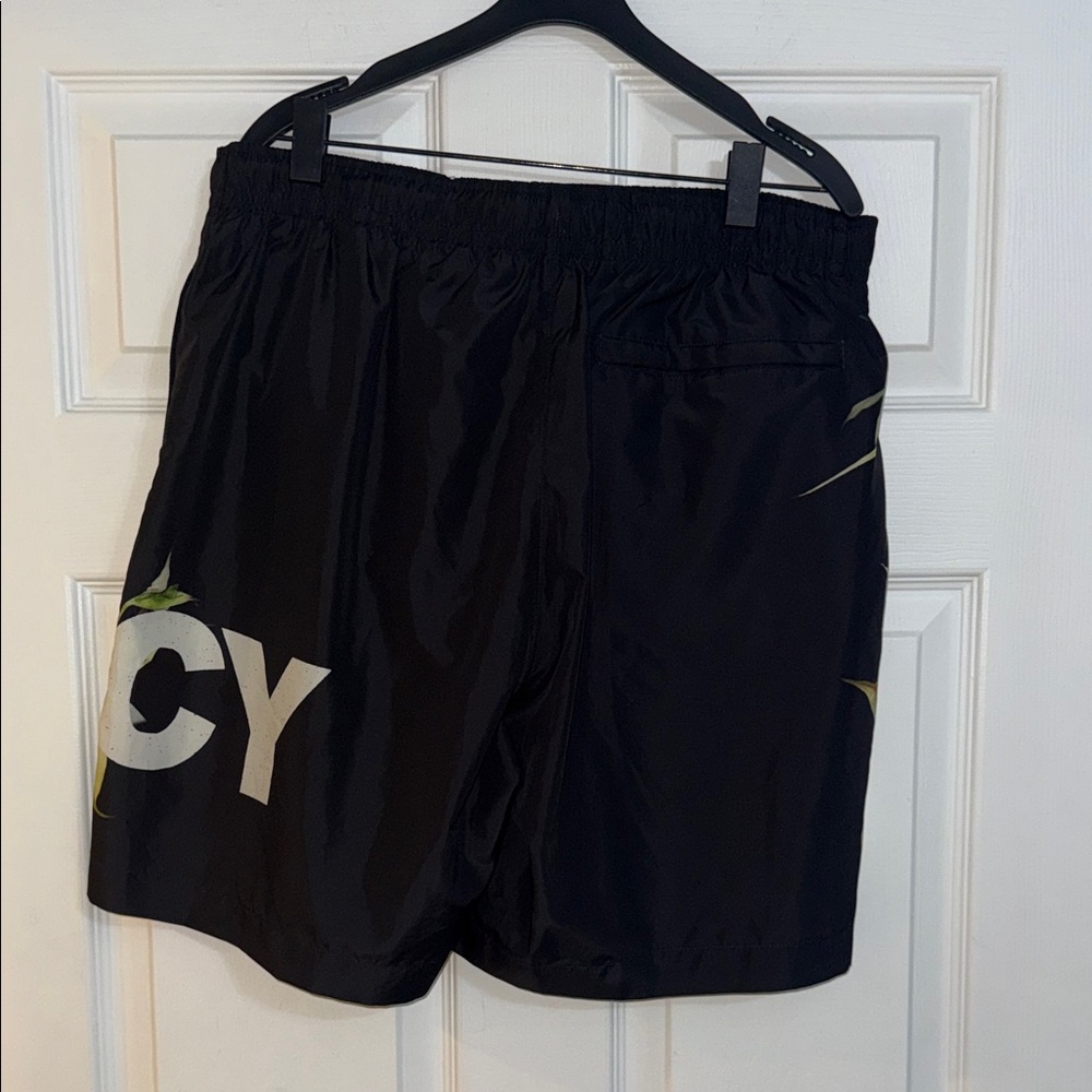 Givenchy shorts - Picture 3 of 3
